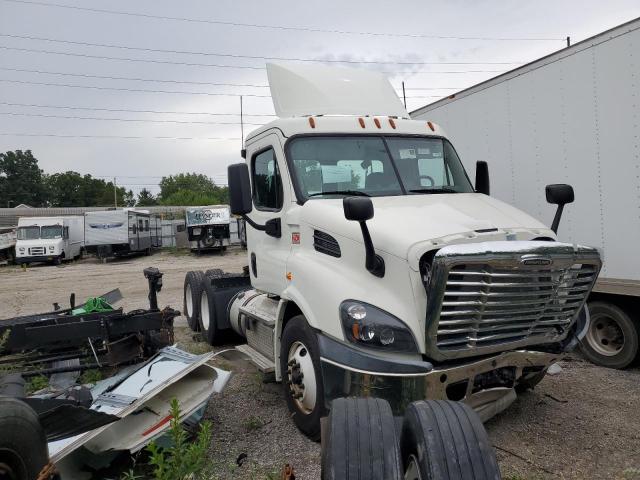  Salvage Freightliner Cascadia 1