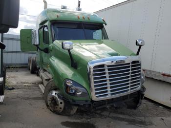  Salvage Freightliner Cascadia 1