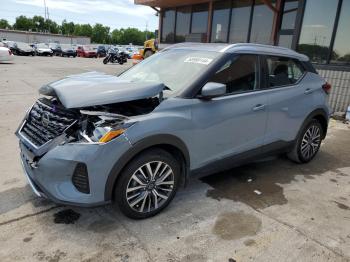  Salvage Nissan Kicks