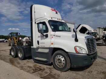  Salvage Freightliner Cascadia 1