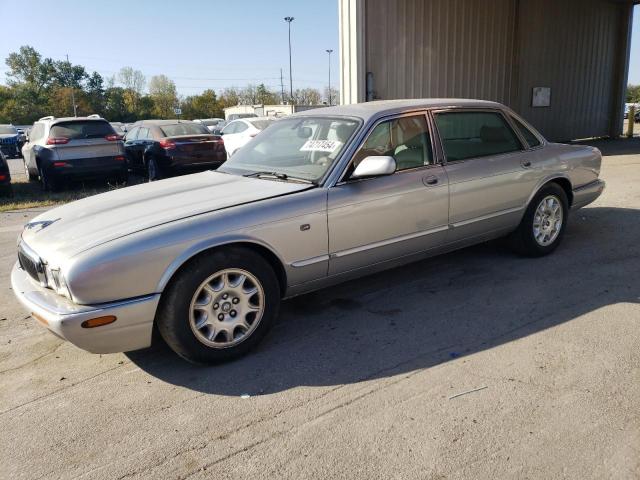  Salvage Jaguar Xj8