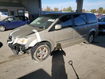  Salvage Dodge Caravan