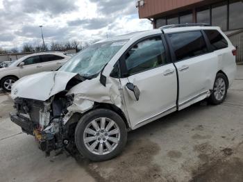  Salvage Toyota Sienna