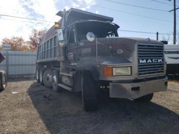  Salvage Mack 700 Cl700