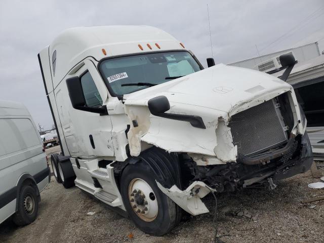  Salvage Freightliner Cascadia 1