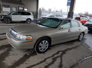  Salvage Lincoln Towncar