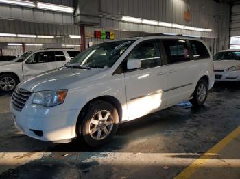  Salvage Chrysler Minivan