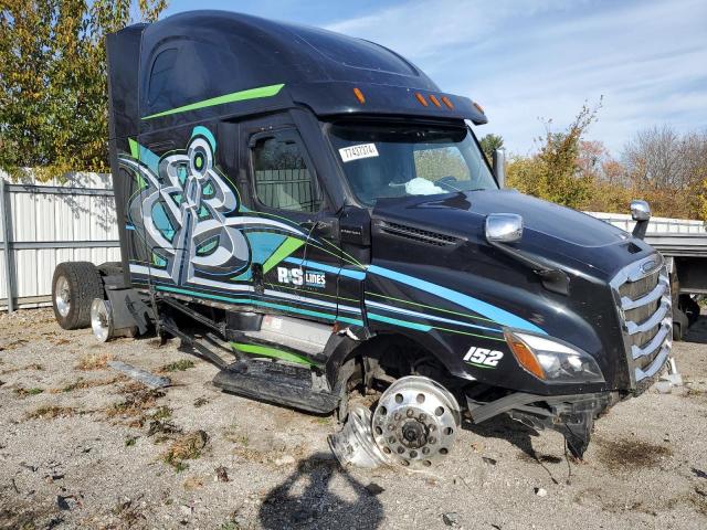  Salvage Freightliner Cascadia 1