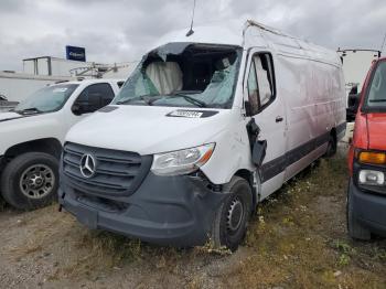  Salvage Mercedes-Benz Sprinter