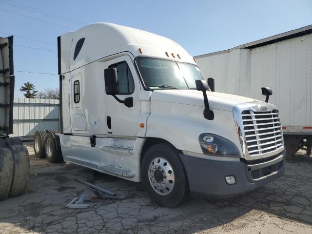  Salvage Freightliner Cascadia 1