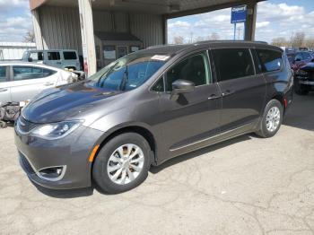  Salvage Chrysler Pacifica