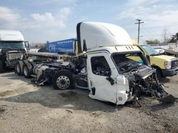  Salvage Freightliner Cascadia 1