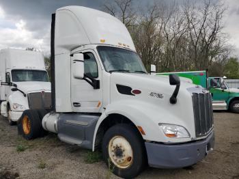  Salvage Peterbilt 579