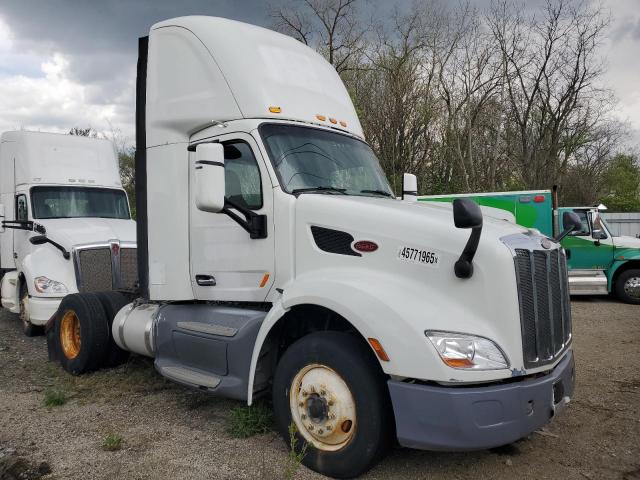  Salvage Peterbilt 579