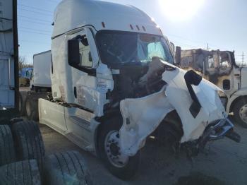  Salvage Freightliner Cascadia 1