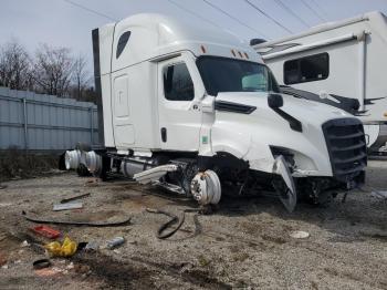  Salvage Freightliner Cascadia