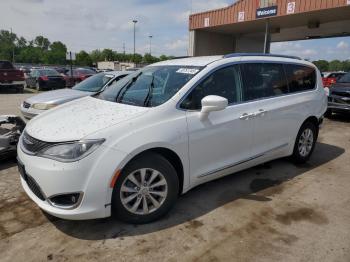  Salvage Chrysler Pacifica