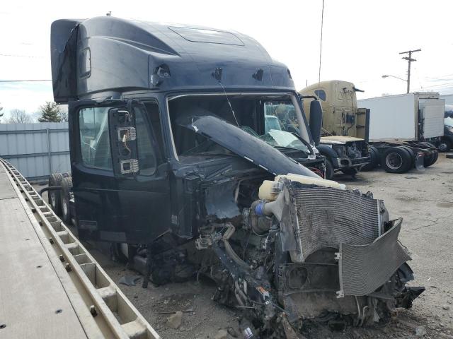  Salvage Volvo Vnl