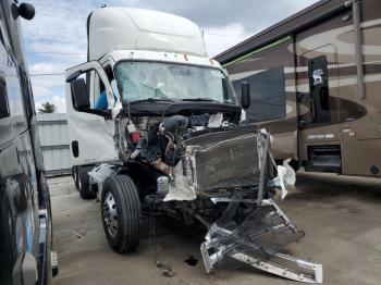  Salvage Freightliner Cascadia 1