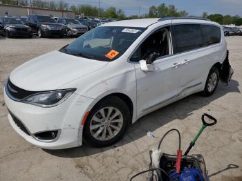  Salvage Chrysler Pacifica