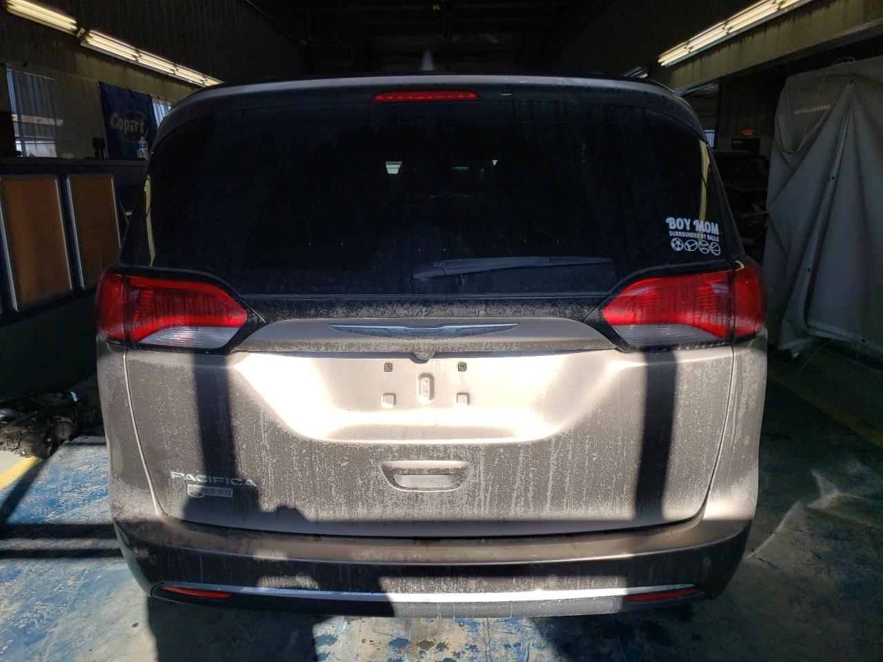 Chrysler Pacifica Touring L Image 12