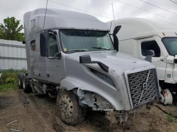  Salvage Volvo Vnl