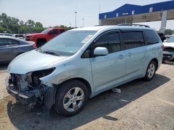  Salvage Toyota Sienna