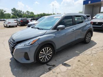  Salvage Nissan Kicks
