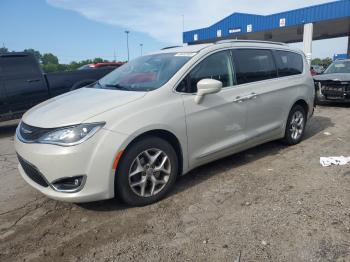  Salvage Chrysler Pacifica