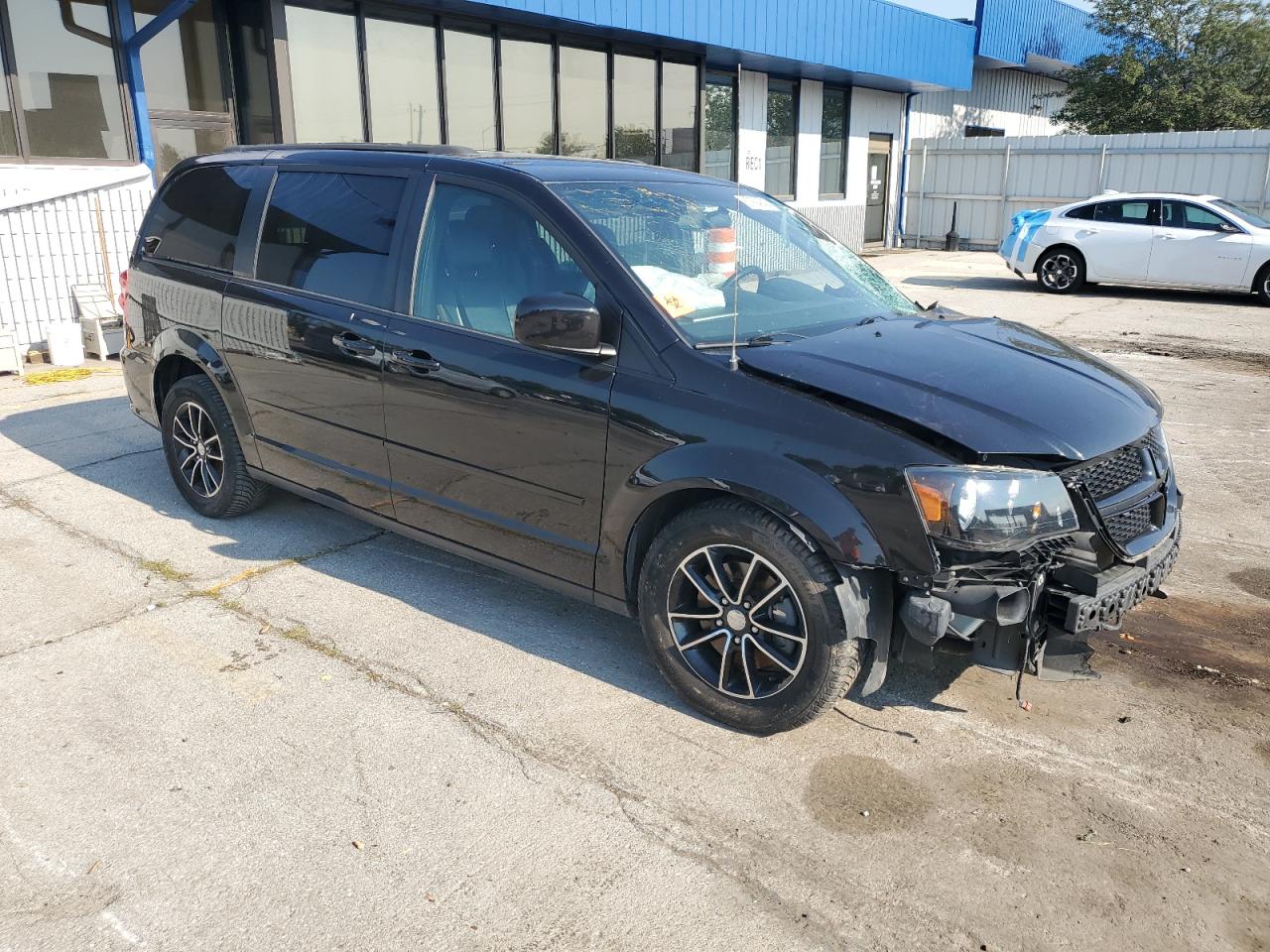 Dodge Caravan R/t Image 5
