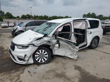  Salvage Chrysler Pacifica