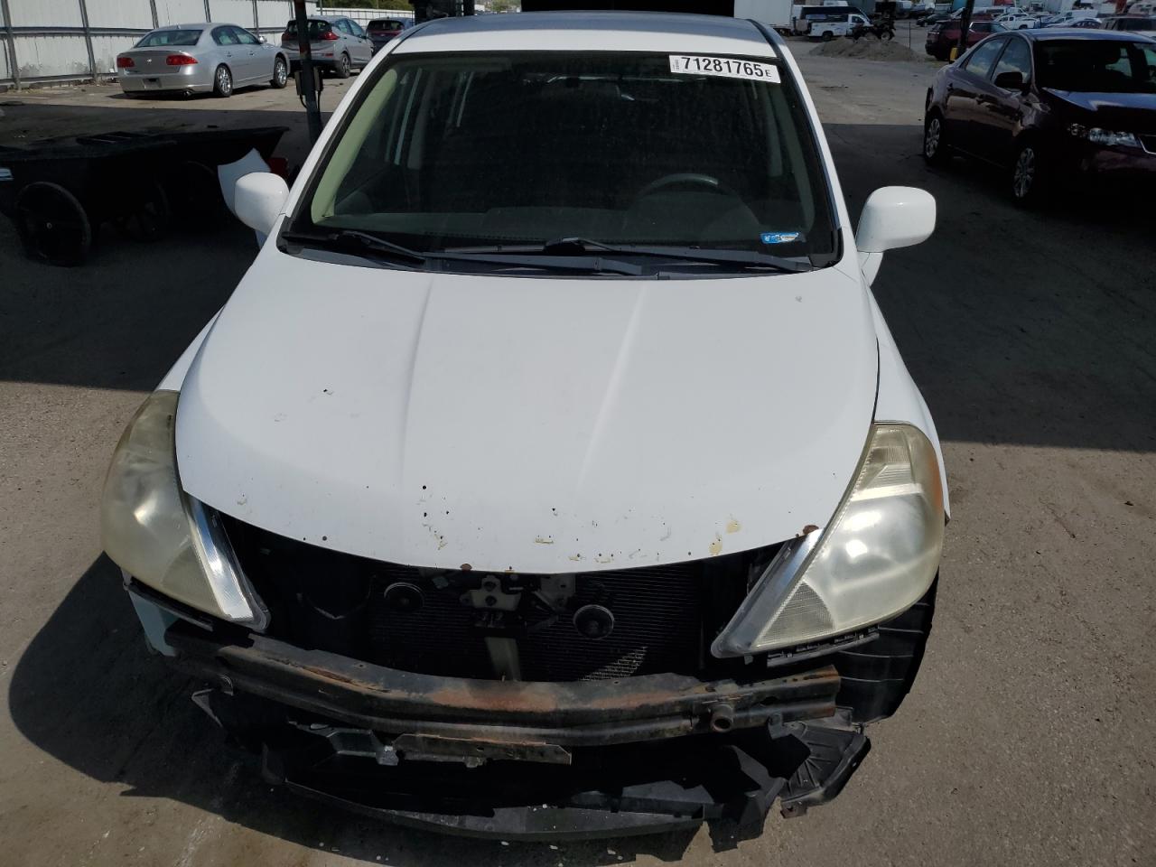 Nissan Versa S Image 6