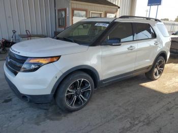 Salvage Ford Explorer