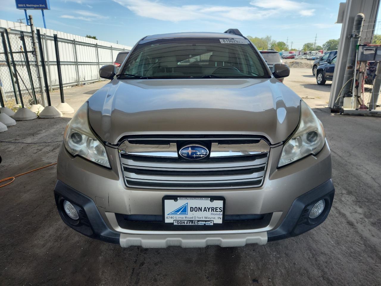Subaru Outback 2.5i Limited Image 10