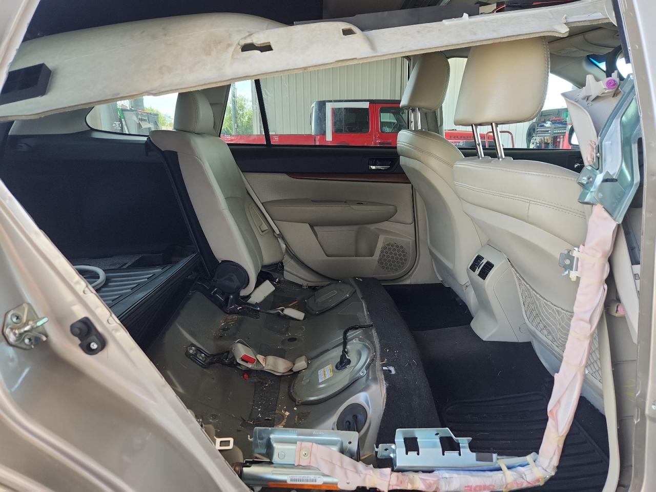 Subaru Outback 2.5i Limited Image 8