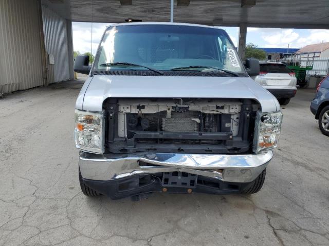 Ford Econoline E150 Van Image 9