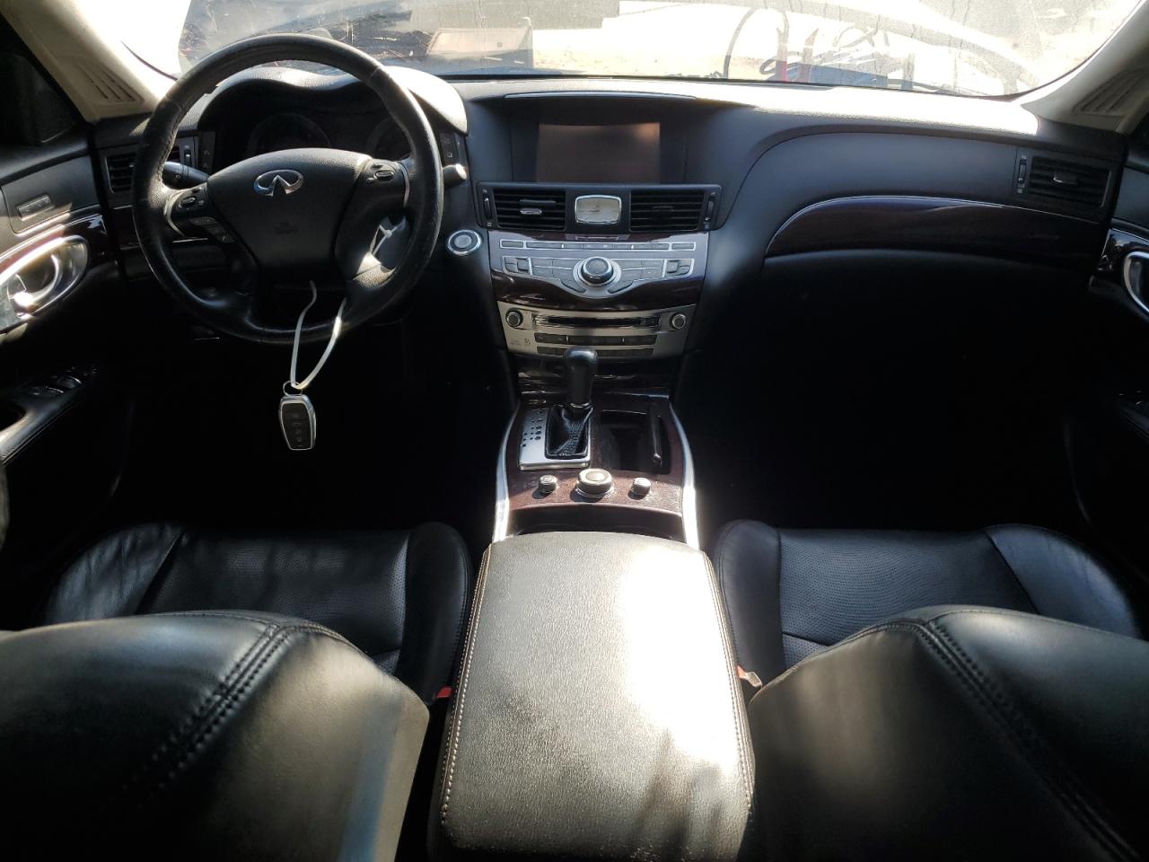 INFINITI Q70 3.7 Image 8