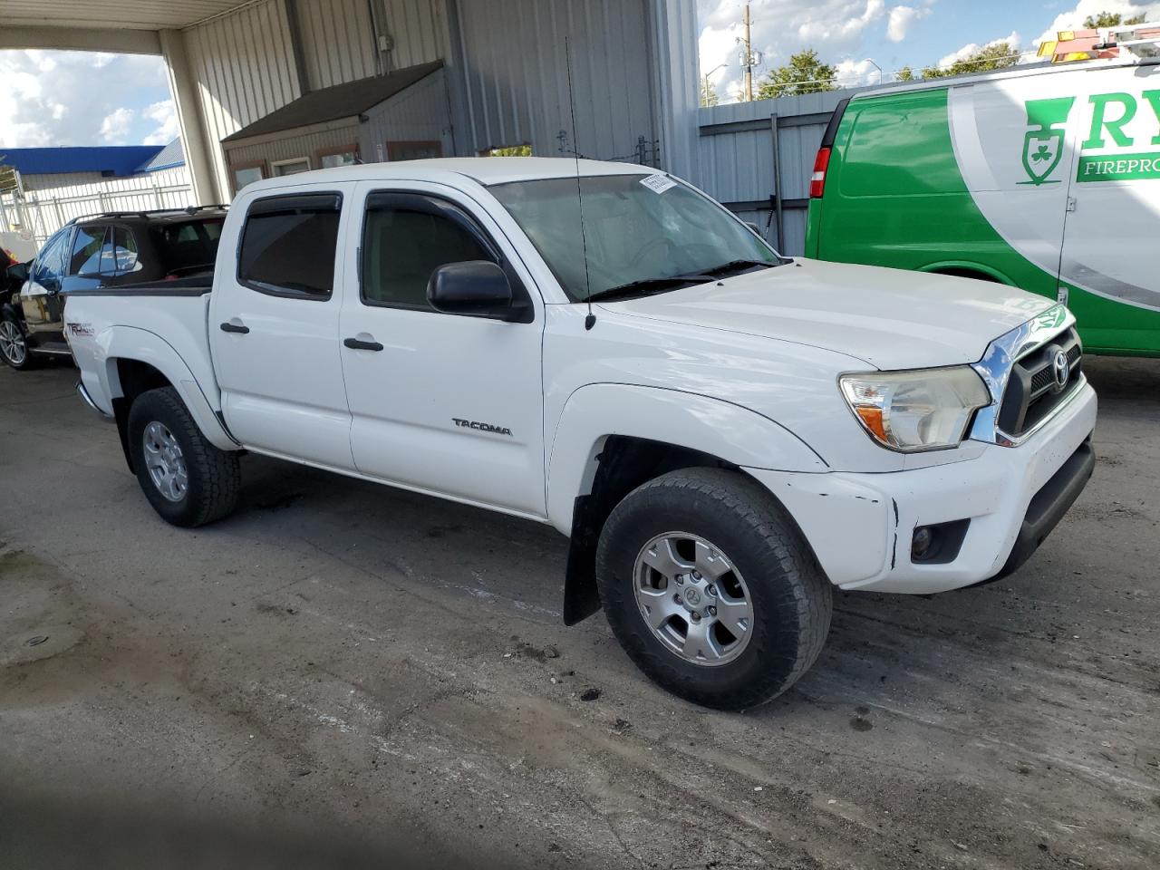 Toyota Tacoma Double Cab Image 4
