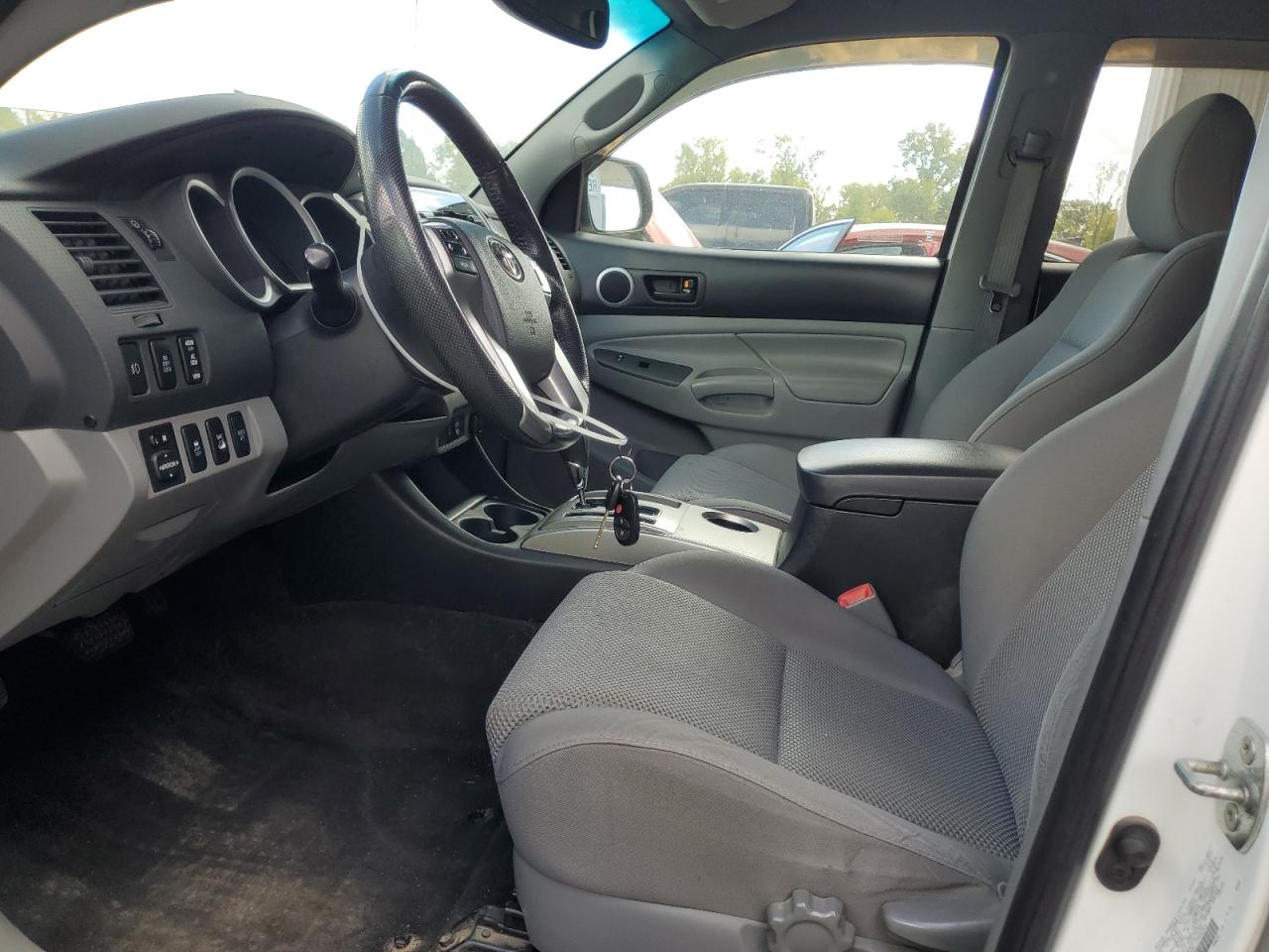 Toyota Tacoma Double Cab Image 5