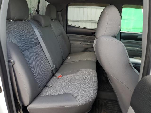 Toyota Tacoma Double Cab Image 12