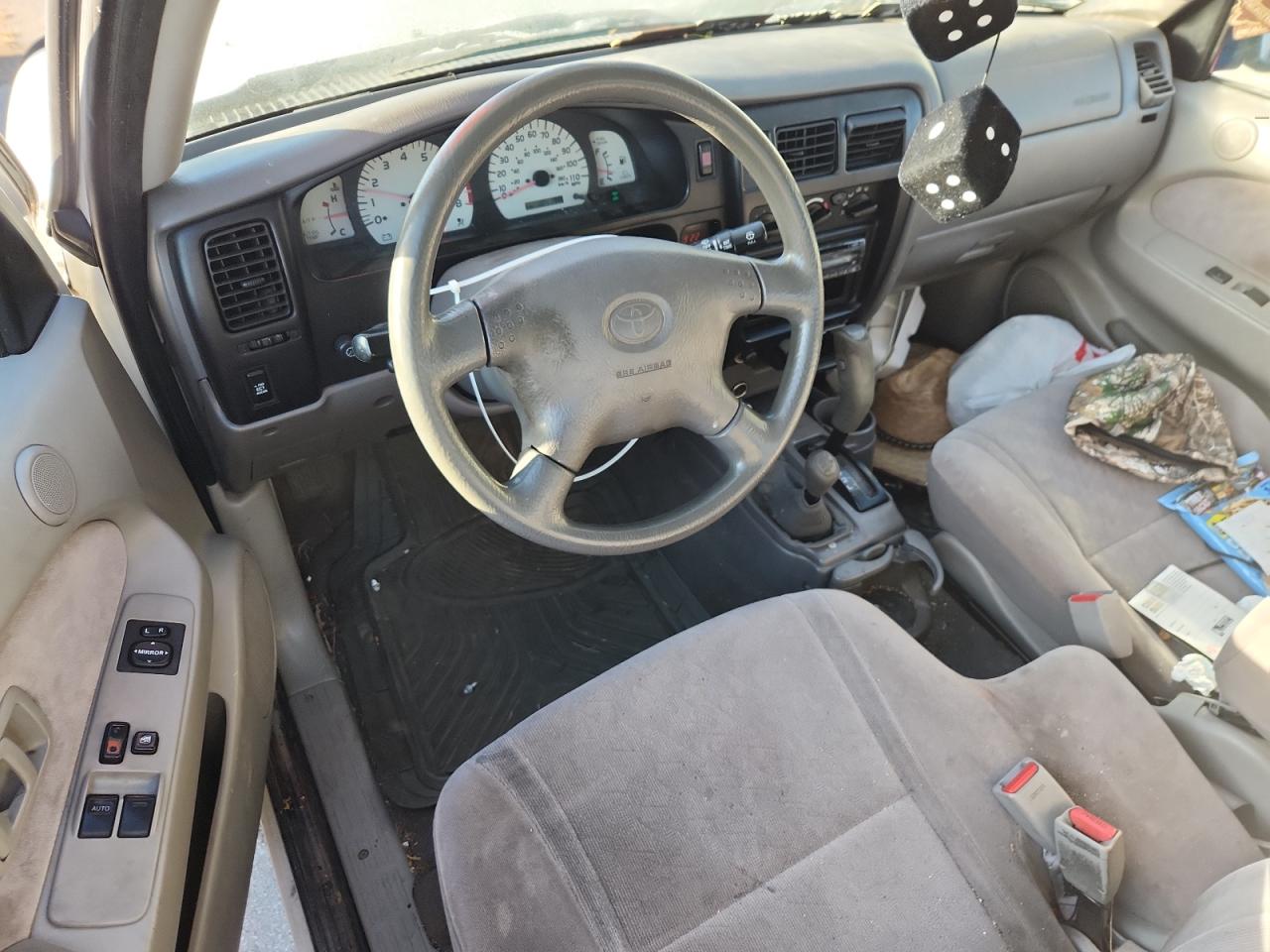 Toyota Tacoma Xtracab Image 7