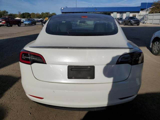 Tesla Model 3 Image 4