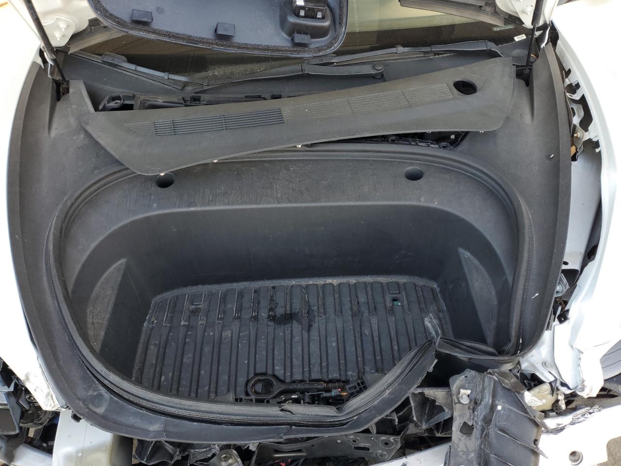 Tesla Model 3 Image 10