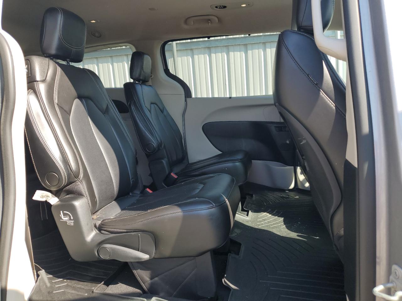 Chrysler Minivan Lxi Image 8