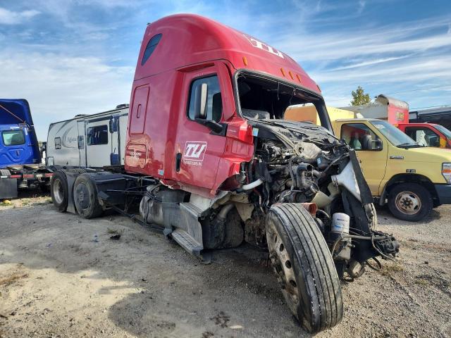  Salvage Freightliner Cascadia 1