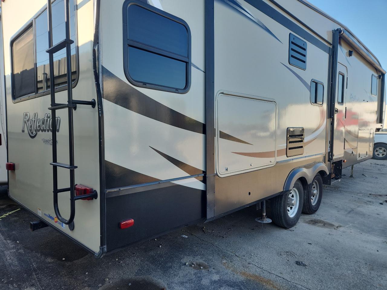 Trlr Reflection Image 10