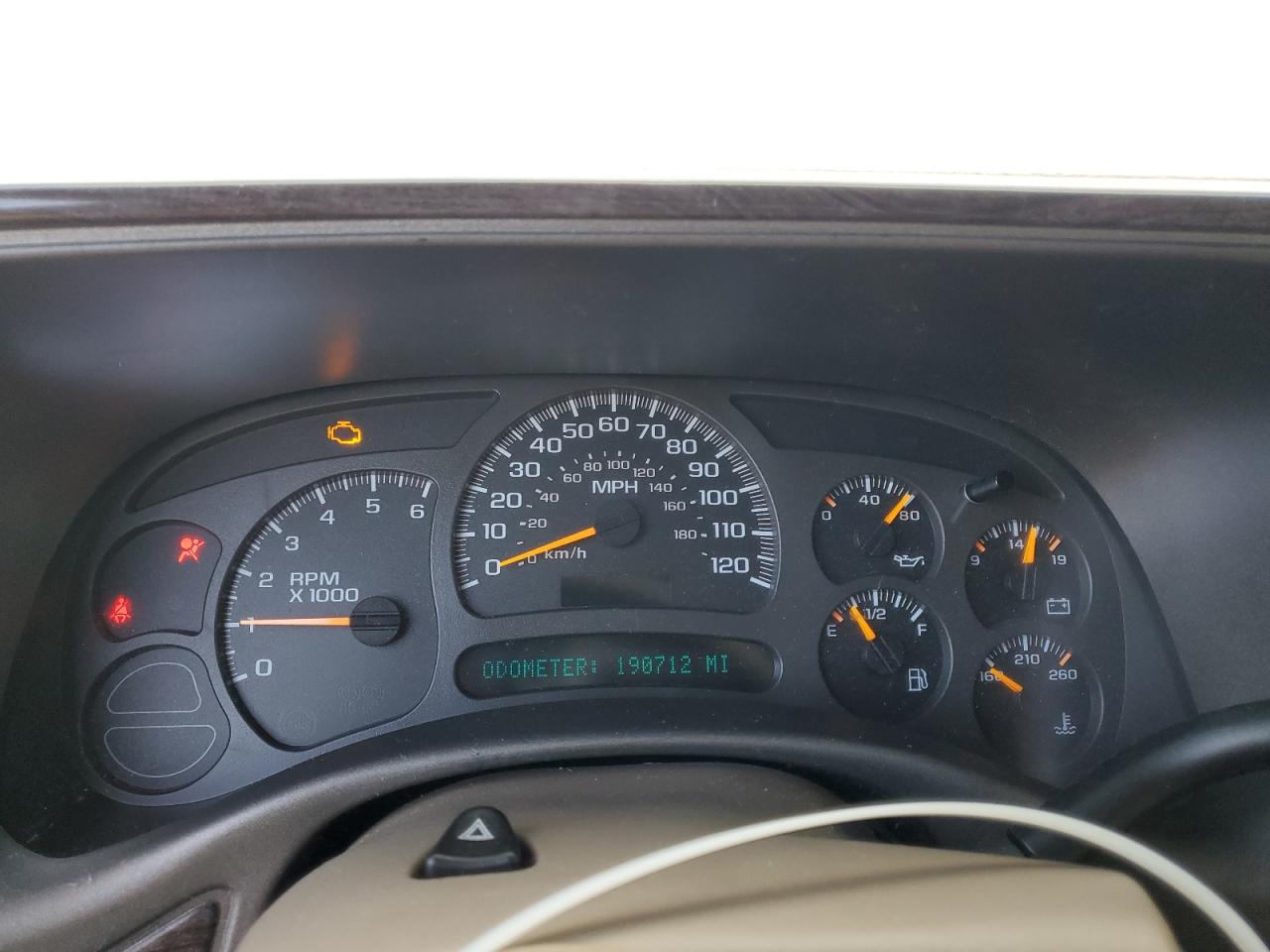 GMC Yukon Denali Image 5