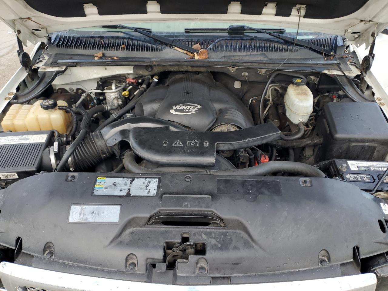 GMC Yukon Denali Image 6