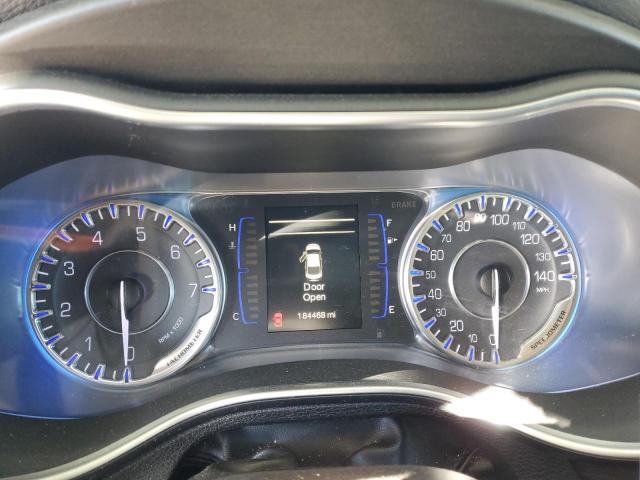 Chrysler 200 Limited Image 8