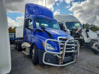  Salvage Freightliner Cascadia 1